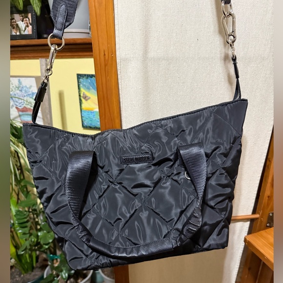 Steve Madden quilted tote/crossbody - Picture 2 of 10